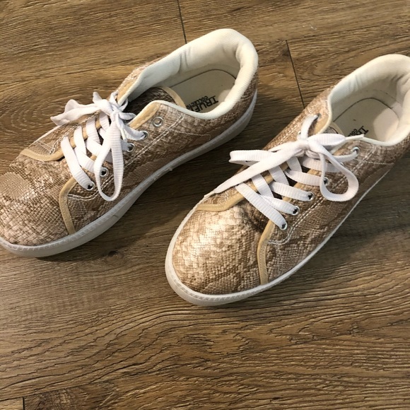 Platform faux sneak skin sneakers - Picture 3 of 4